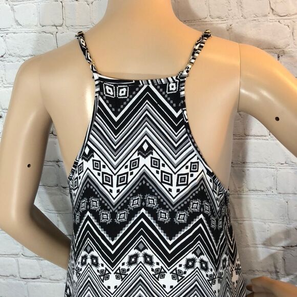 New Look Geometric Print Dress Asymmetrica… - Picture 7 of 10